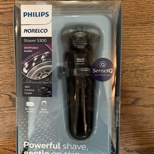 NEW in Box: Philips Norelco Shaver 5300